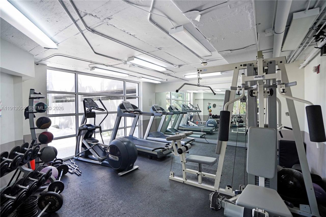 1621 Bay Rd, Unit 606, Miami Beach, FL 33139 Photo