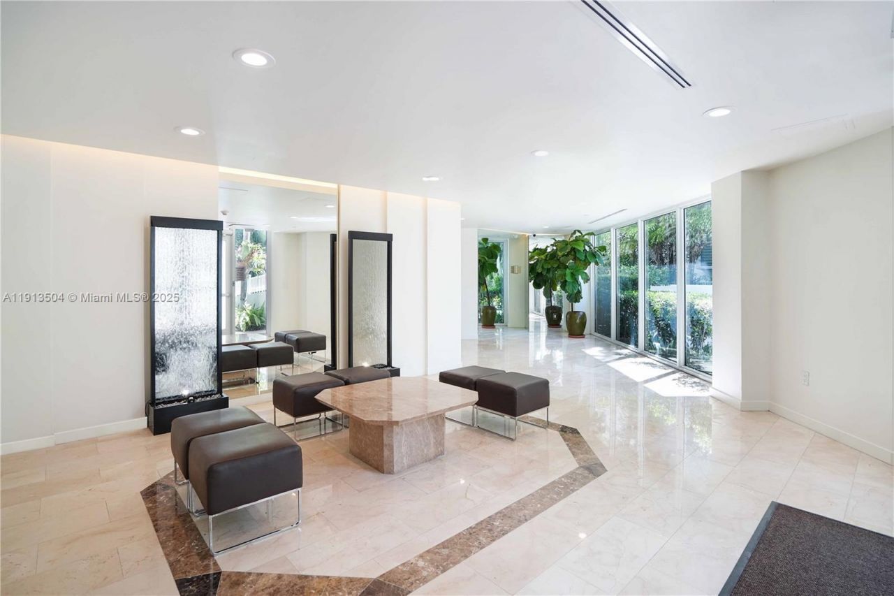 1621 Bay Rd, Unit 606, Miami Beach, FL 33139 Photo