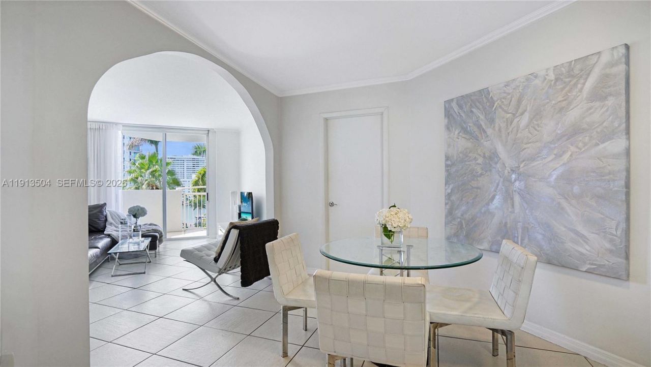 1621 Bay Rd, Unit 606, Miami Beach, FL 33139 Photo