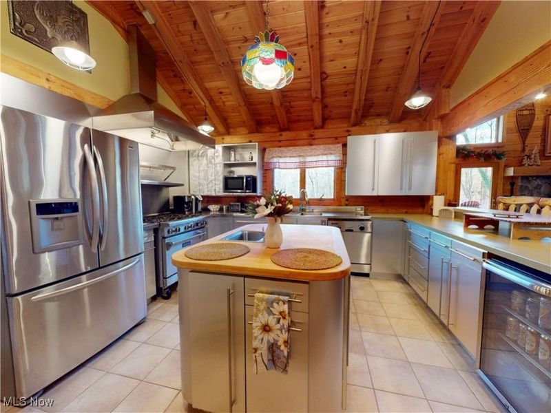 1142 Tote Road, Rock Creek, OH 44084 Photo 5