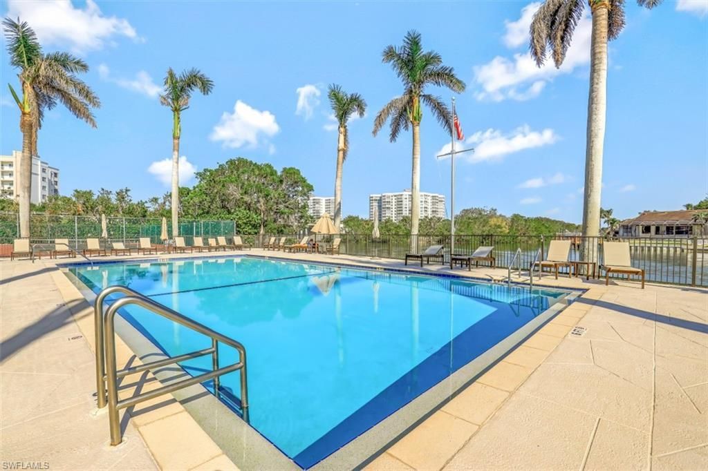 11116 Gulf Shore Dr, Unit B-904, Naples, FL 34108 Photo