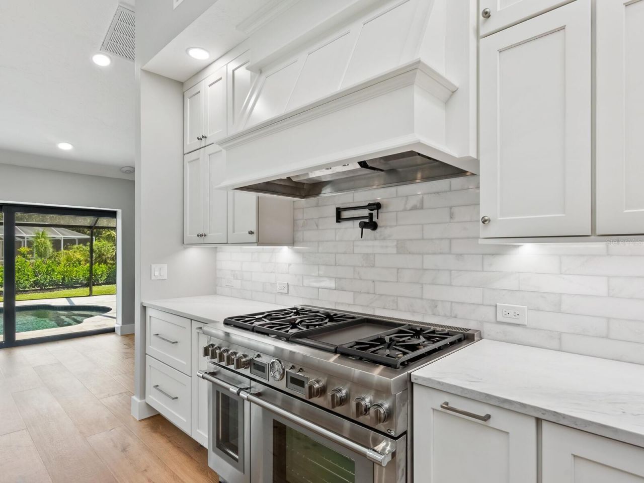 180 Lookout Point Drive, Osprey, FL 34229 Photo