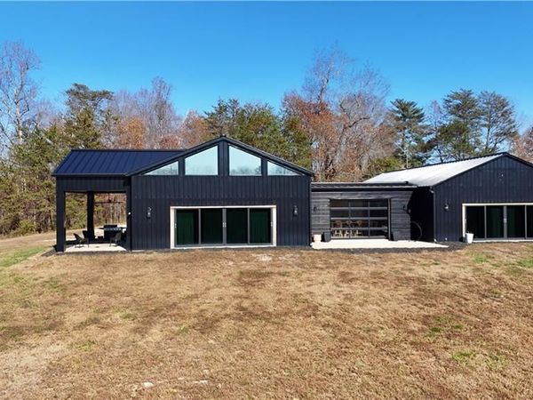 210 Meadow Stone Lane, Mount Airy, NC 27030