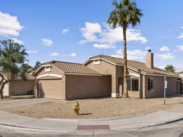 910 E Potter Drive, Phoenix, AZ 85024