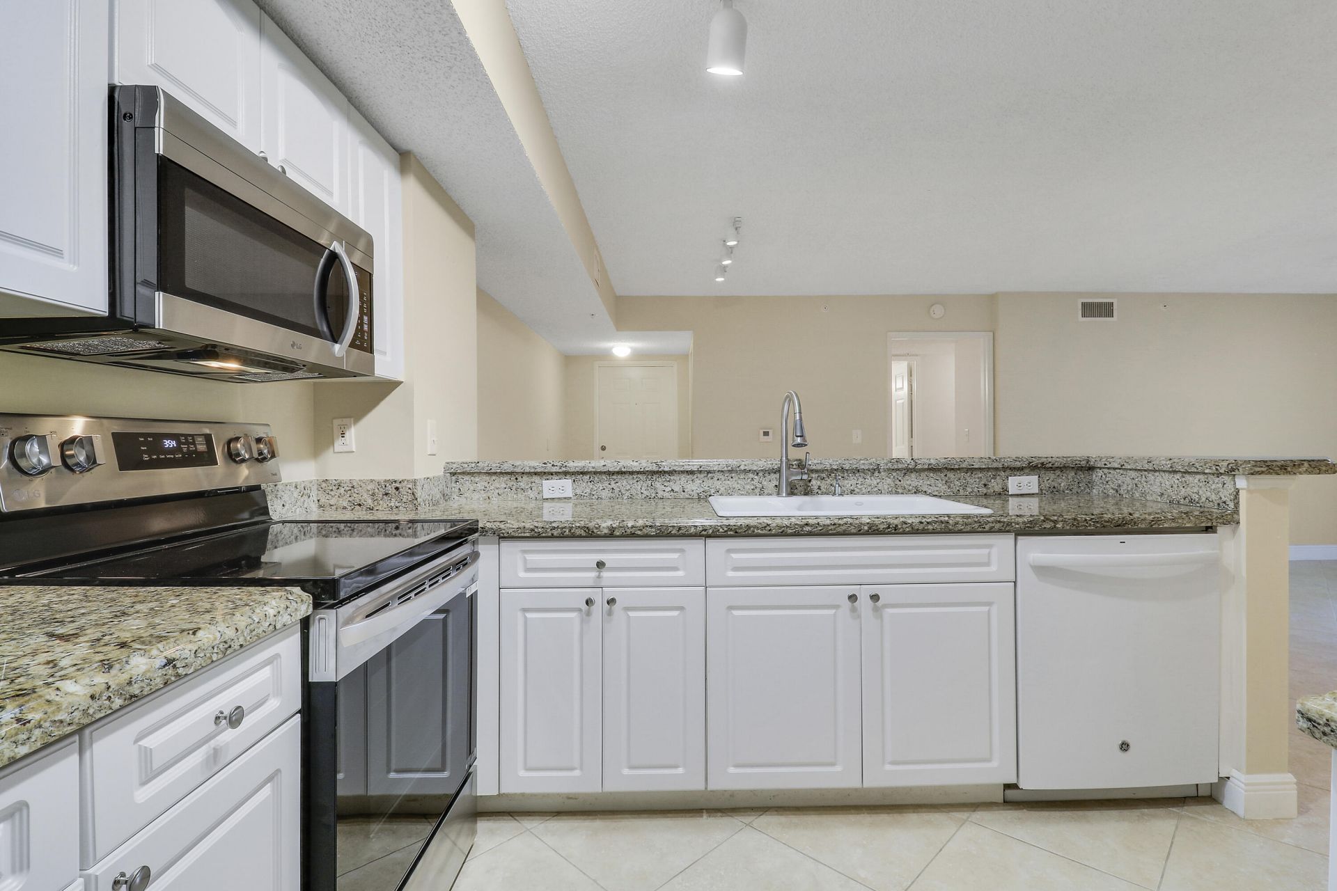 254 Village Boulevard, Unit 4106, Tequesta, FL 33469 Photo