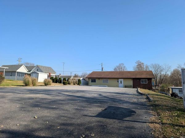 22 Elm Street, Shoals, IN 47581