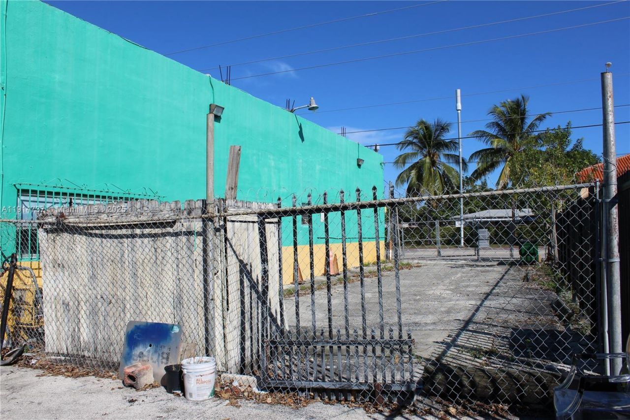 600 SW 17th Ave, Miami, FL 33135 Photo