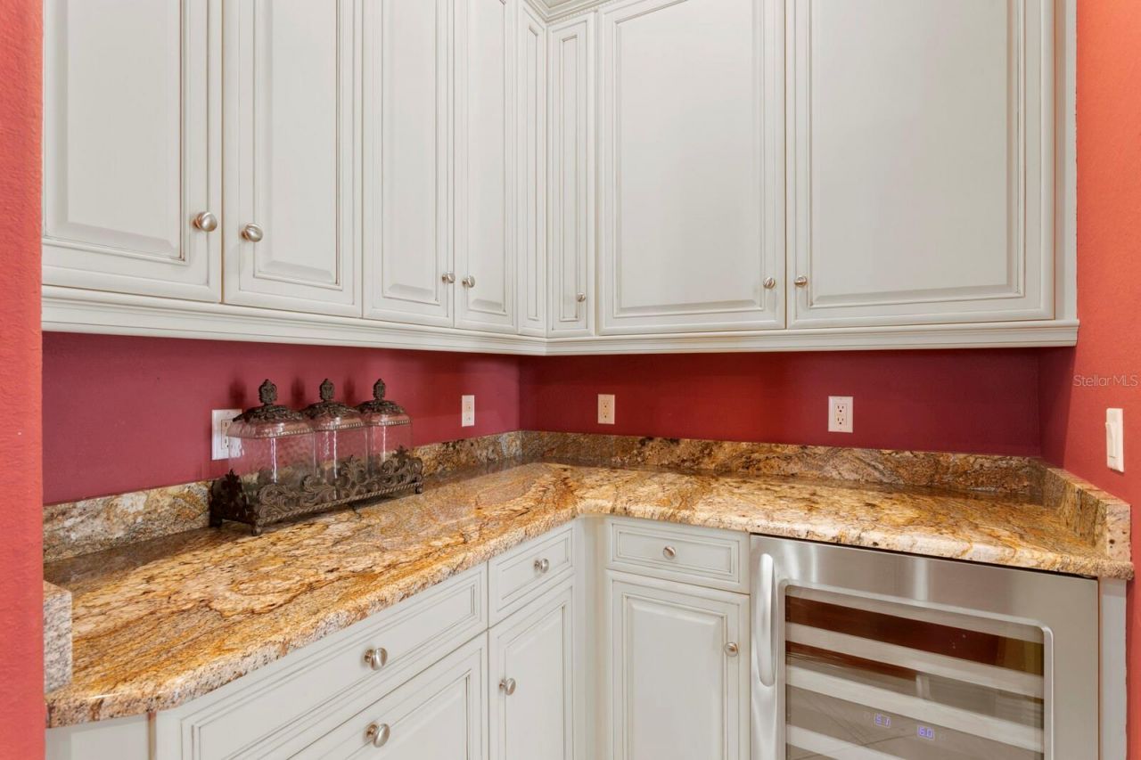 4912 Yacht Club Drive, Tampa, FL 33616 Photo