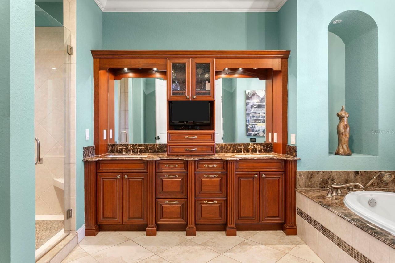 4912 Yacht Club Drive, Tampa, FL 33616 Photo