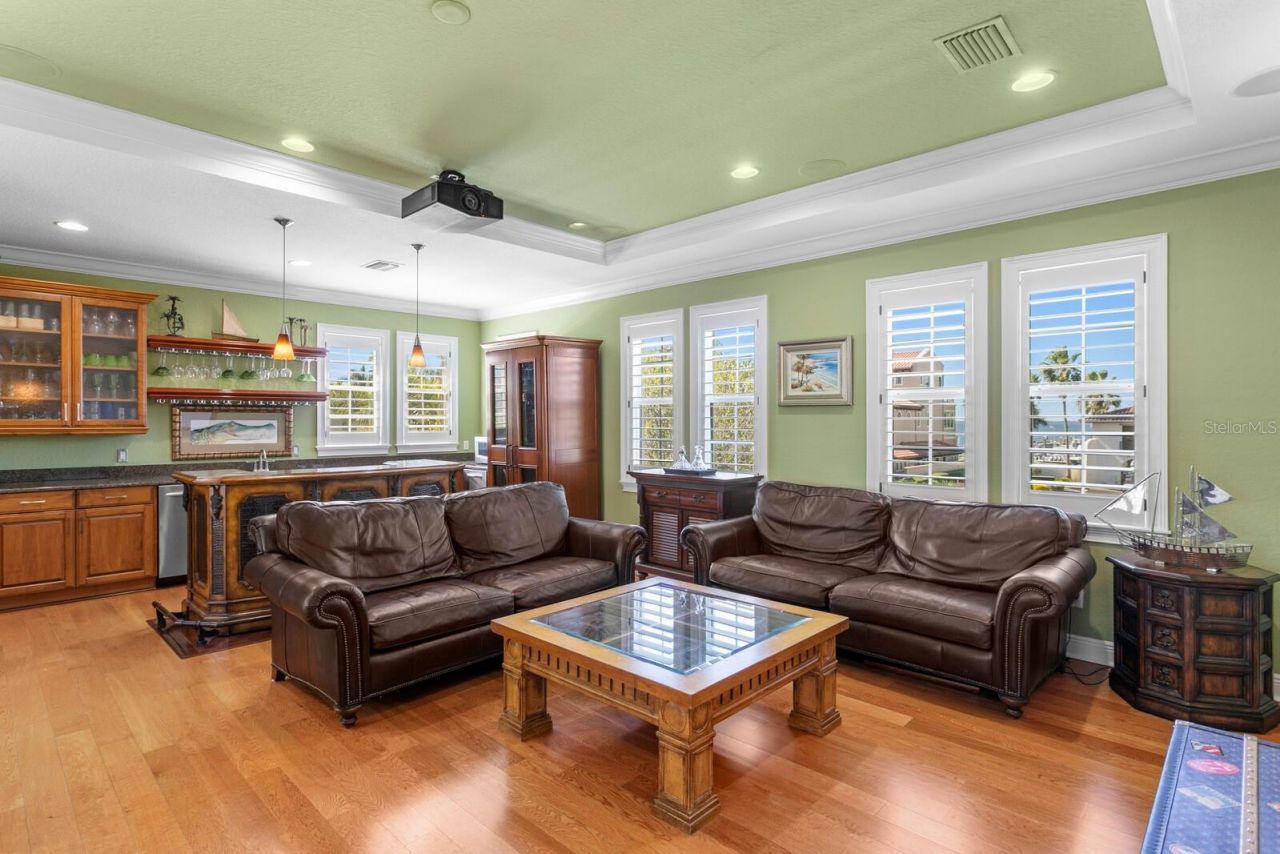 4912 Yacht Club Drive, Tampa, FL 33616 Photo