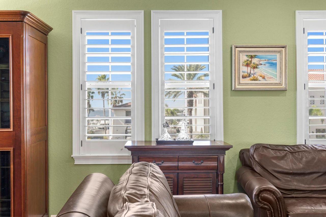 4912 Yacht Club Drive, Tampa, FL 33616 Photo