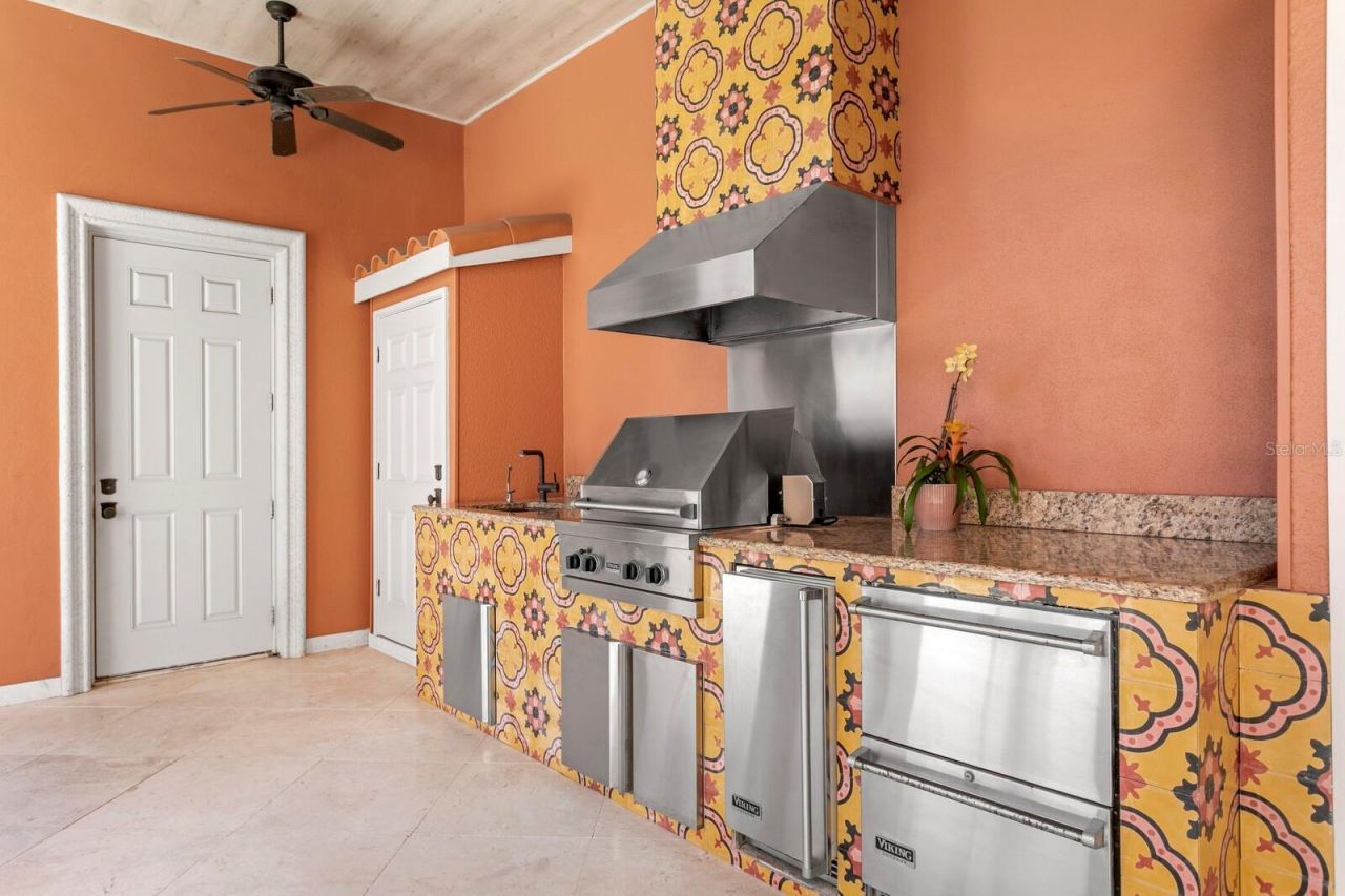 4912 Yacht Club Drive, Tampa, FL 33616 Photo