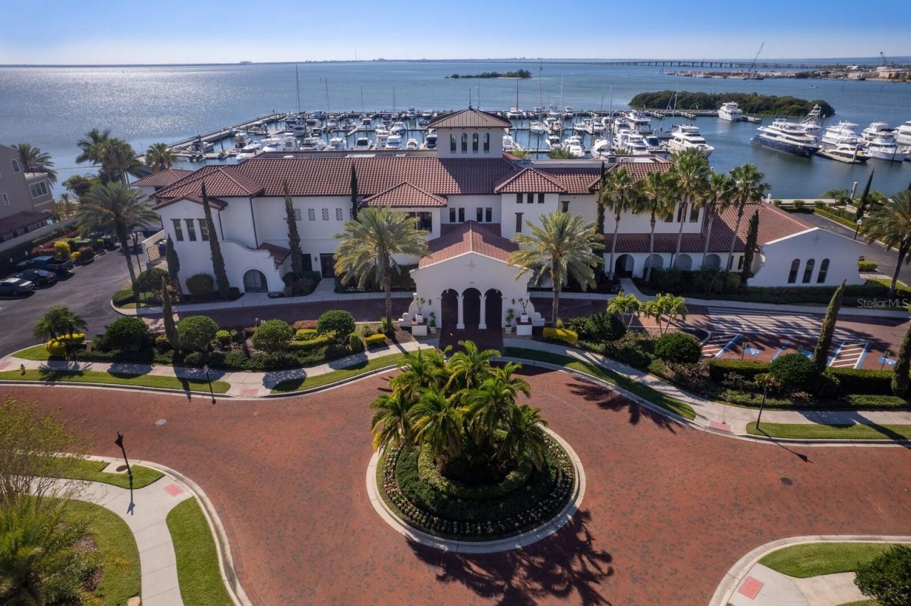 4912 Yacht Club Drive, Tampa, FL 33616 Photo