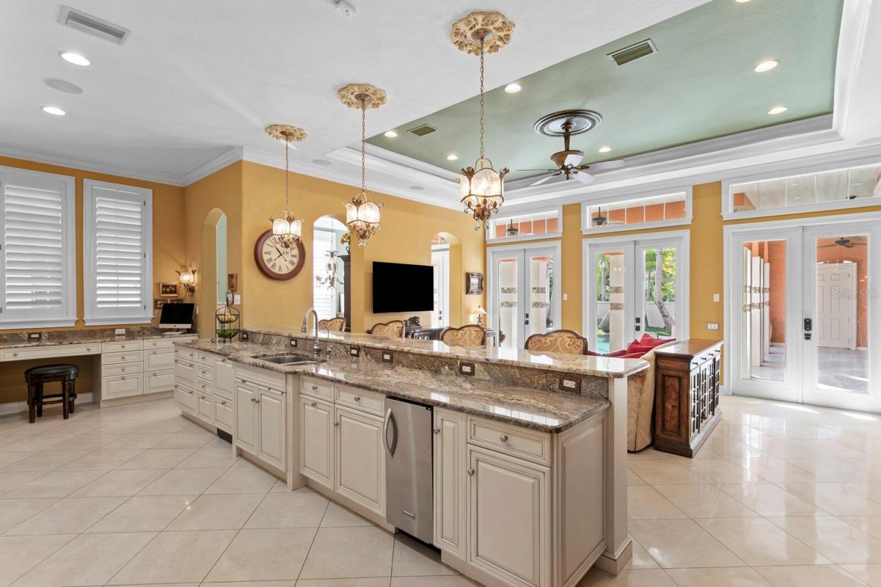 4912 Yacht Club Drive, Tampa, FL 33616 Photo