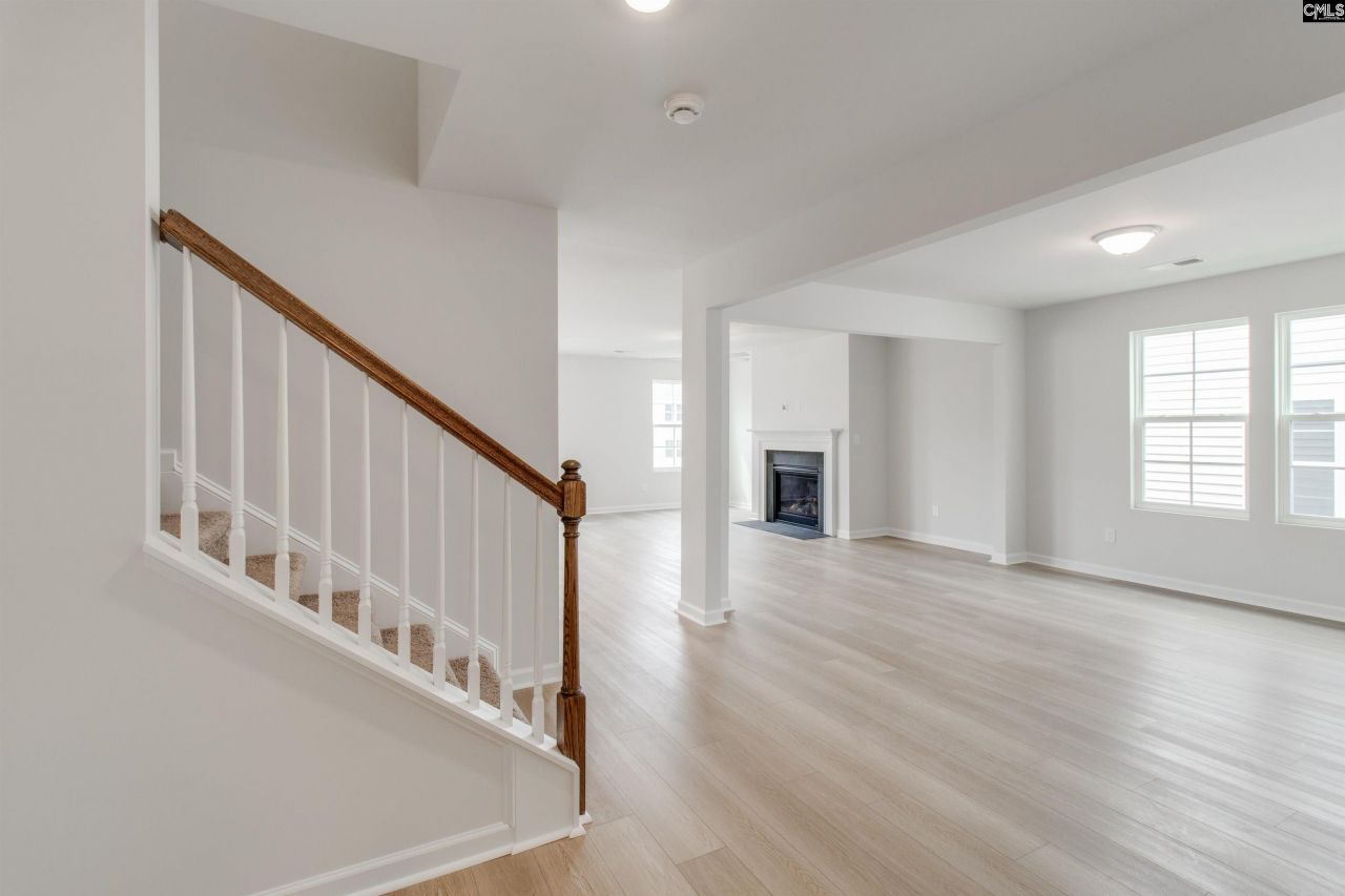 3332 Matrim Way Photo 5