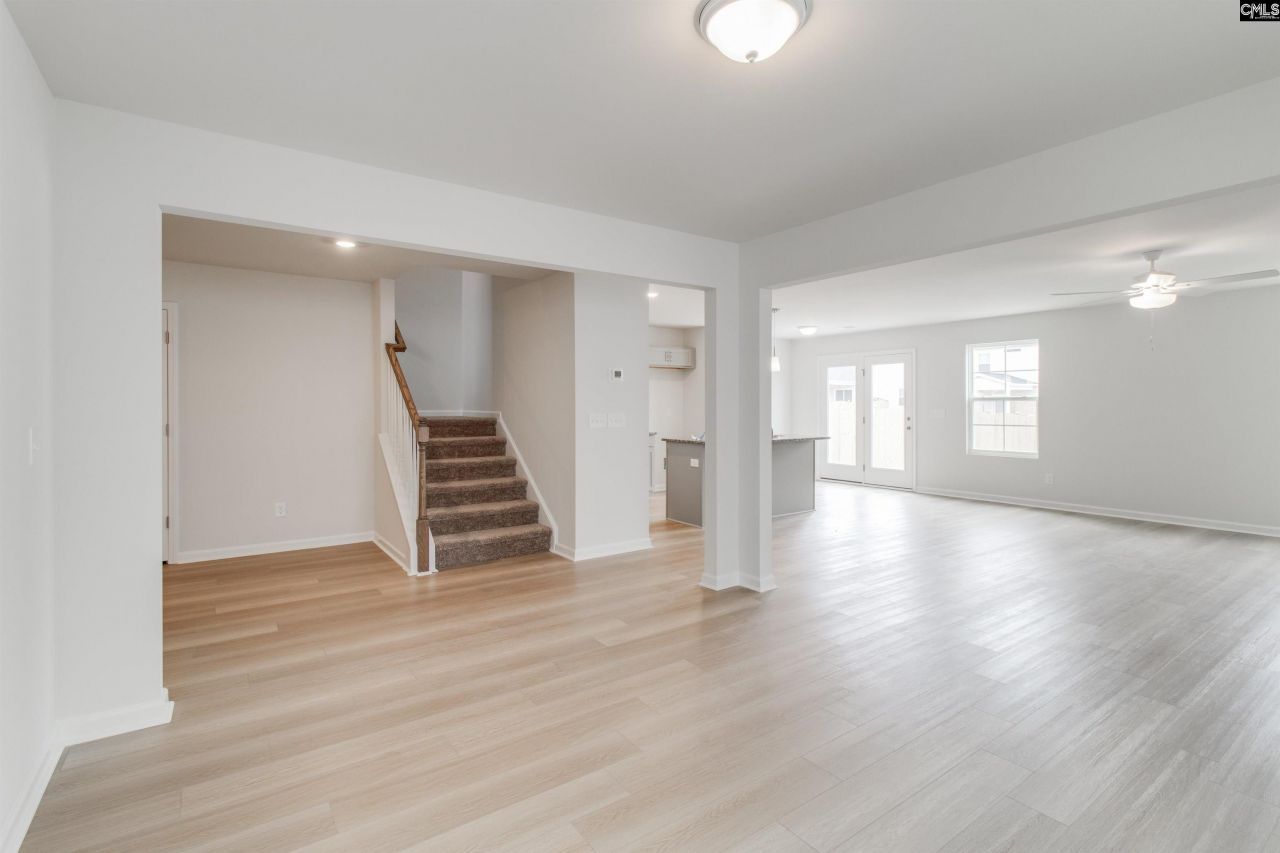 3332 Matrim Way Photo 6