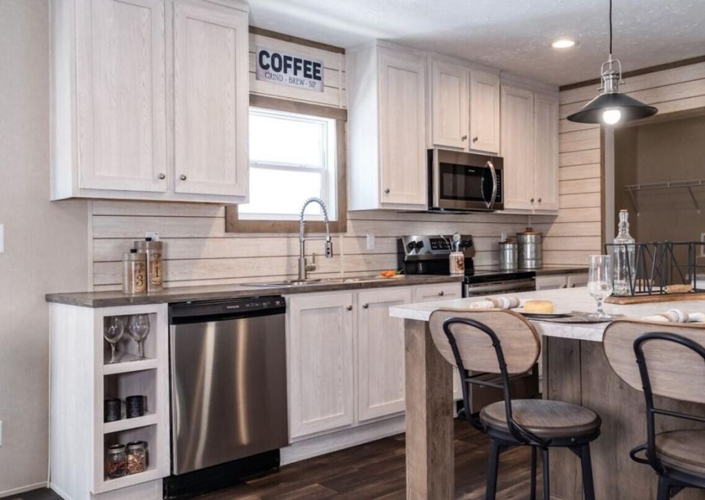 276 Tiger Lily Lane Photo 10