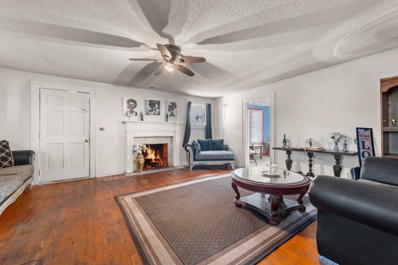 1138 North Street Photo 4