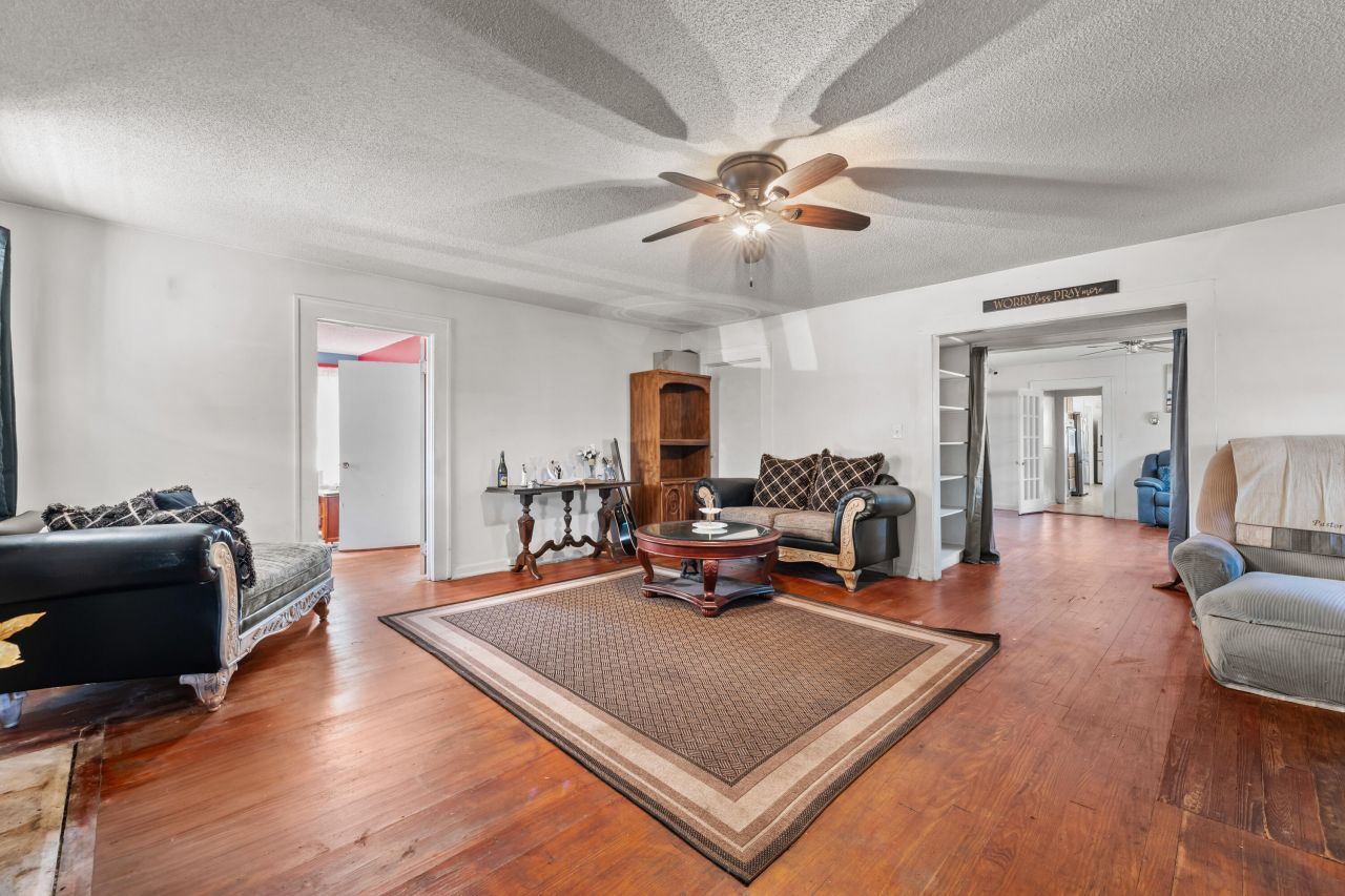 1138 North Street Photo 5