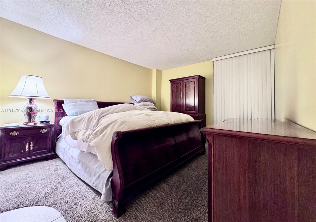 3475 N Country Club Dr, Unit 610, Aventura, FL 33180 Photo