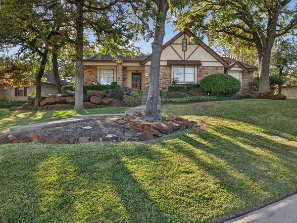 5112 Misty Wood Drive, Arlington, TX 76017