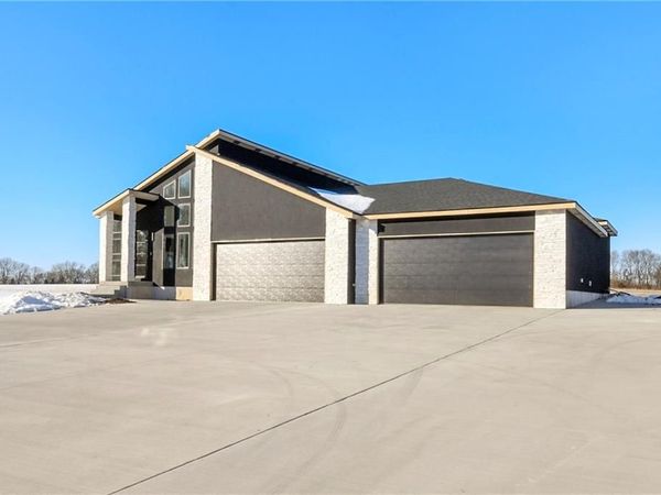 7915 S Old Major Road, Grain Valley, MO 64029