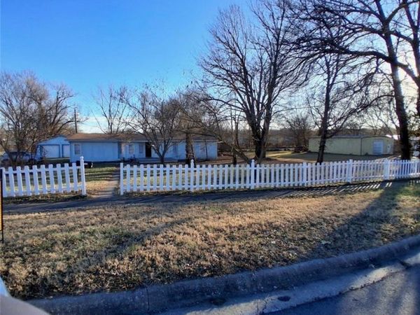 1103 Chestnut Street, Osawatomie, KS 66064