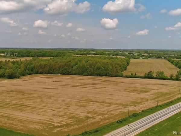 61551 GRATIOT, Lenox Twp, MI 48048