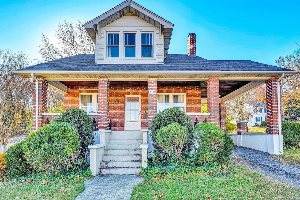 2660 Sweetbrier Ave Sw, Roanoke, VA 24015 Main Photo