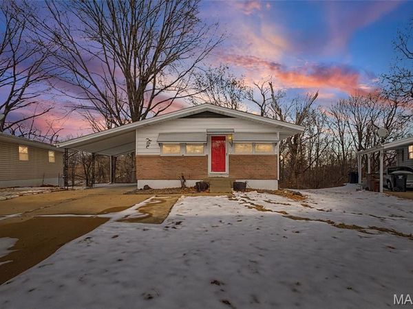 10555 Gourock Drive, Riverview, MO 63137