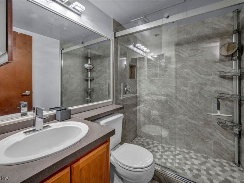 1133 W 9th Street, Unit 409, Cleveland, OH 44113 Photo 4