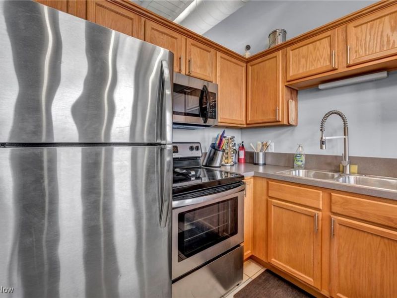 1133 W 9th Street, Unit 409, Cleveland, OH 44113 Photo 7