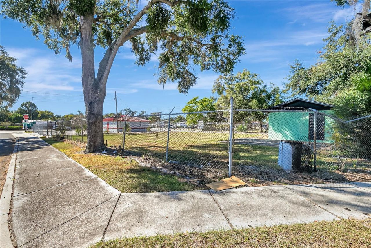 305 & 309 W Memorial Boulevard, Lakeland, FL 33801 Photo