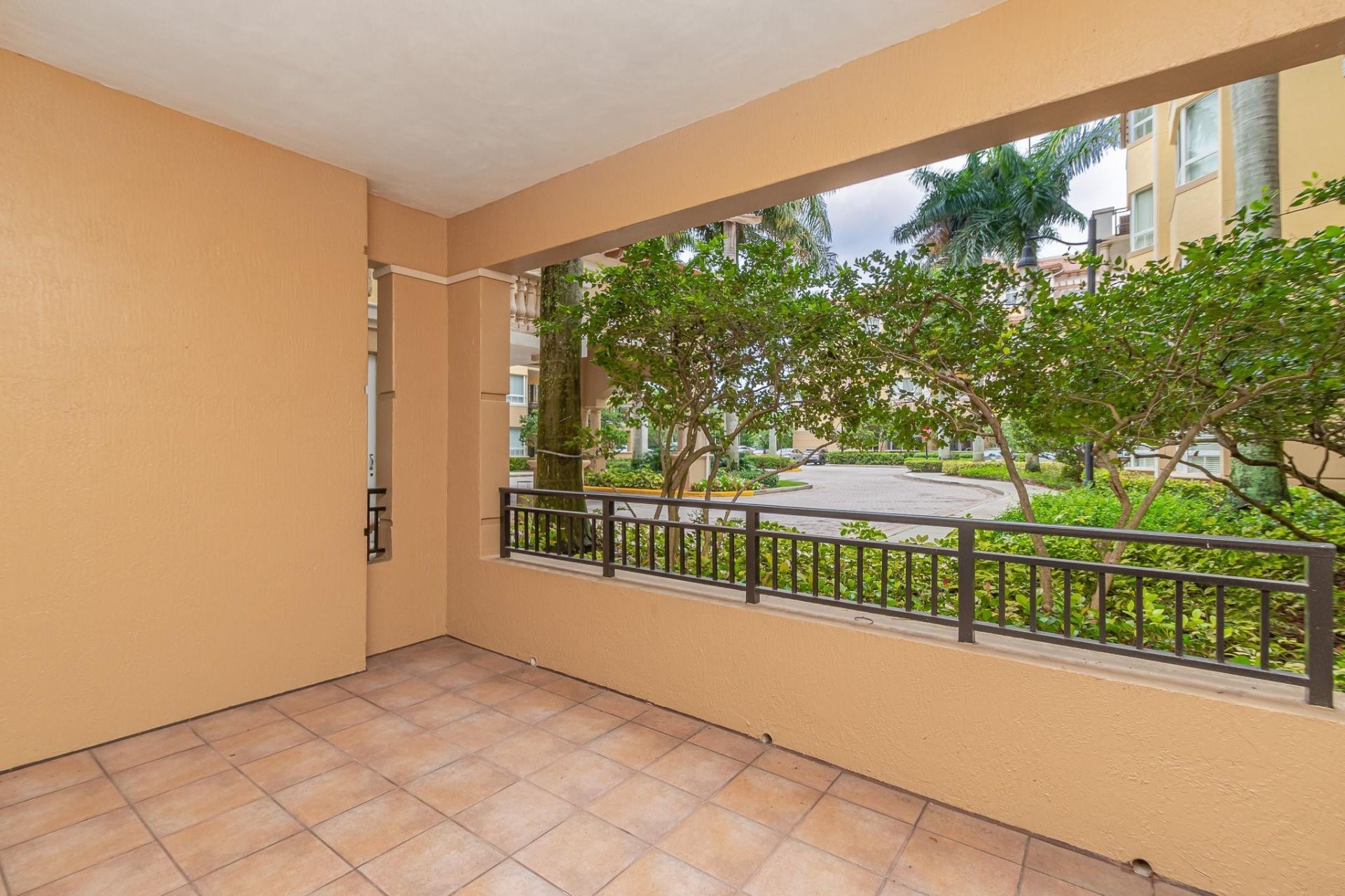 16101 Emerald Estates Drive, Unit 146, Weston, FL 33331 Photo