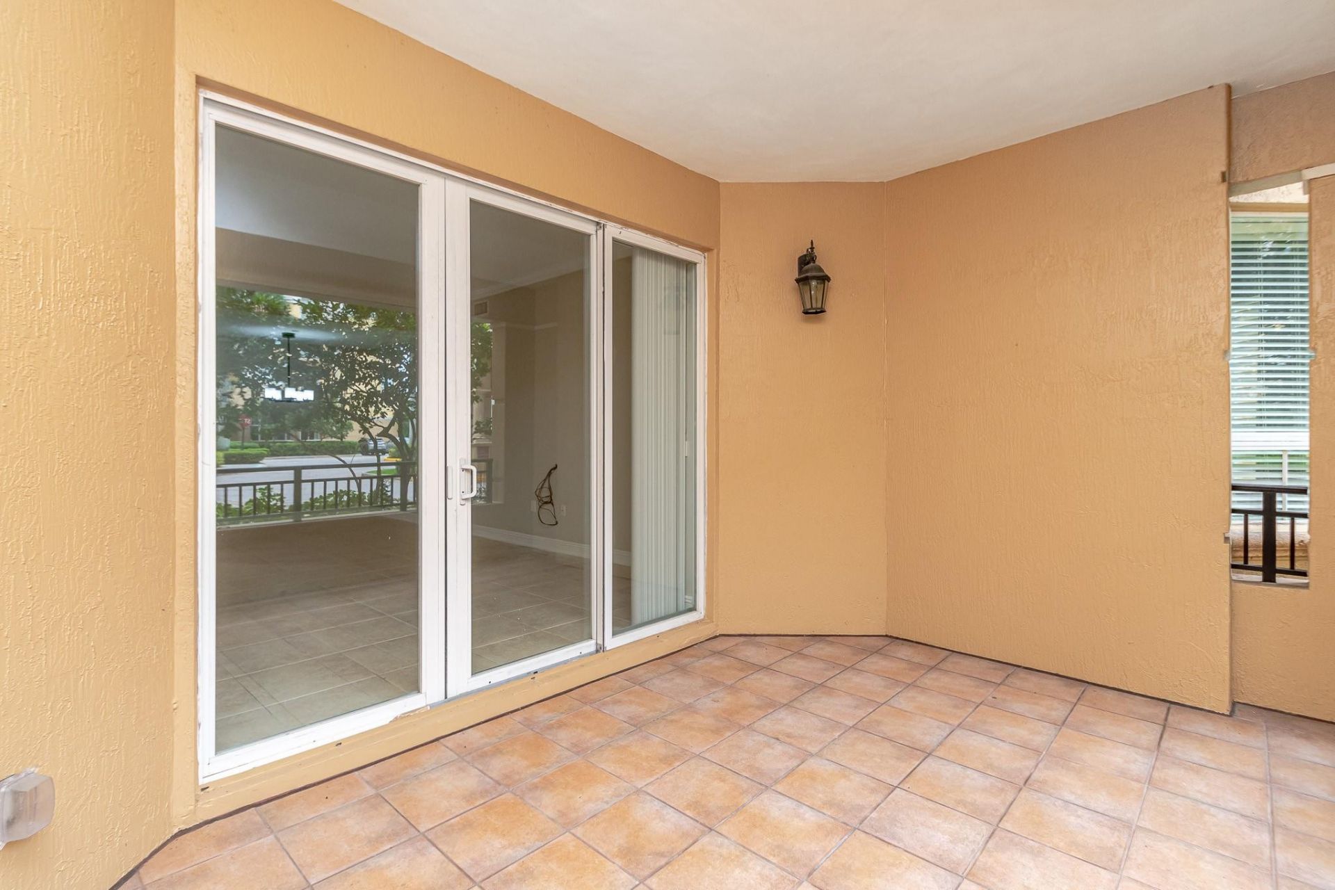 16101 Emerald Estates Drive, Unit 146, Weston, FL 33331 Photo