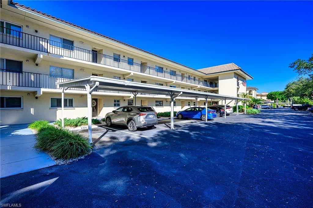 201 Quail Forest Blvd, Unit 103, Naples, FL 34105 Photo