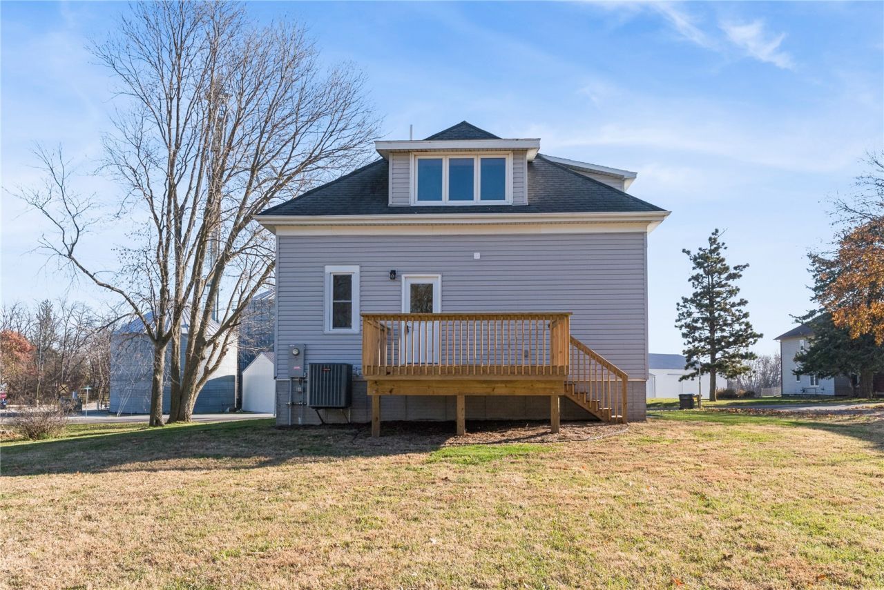 215 Traer Street, Mt Auburn, IA 52313 Main Photo