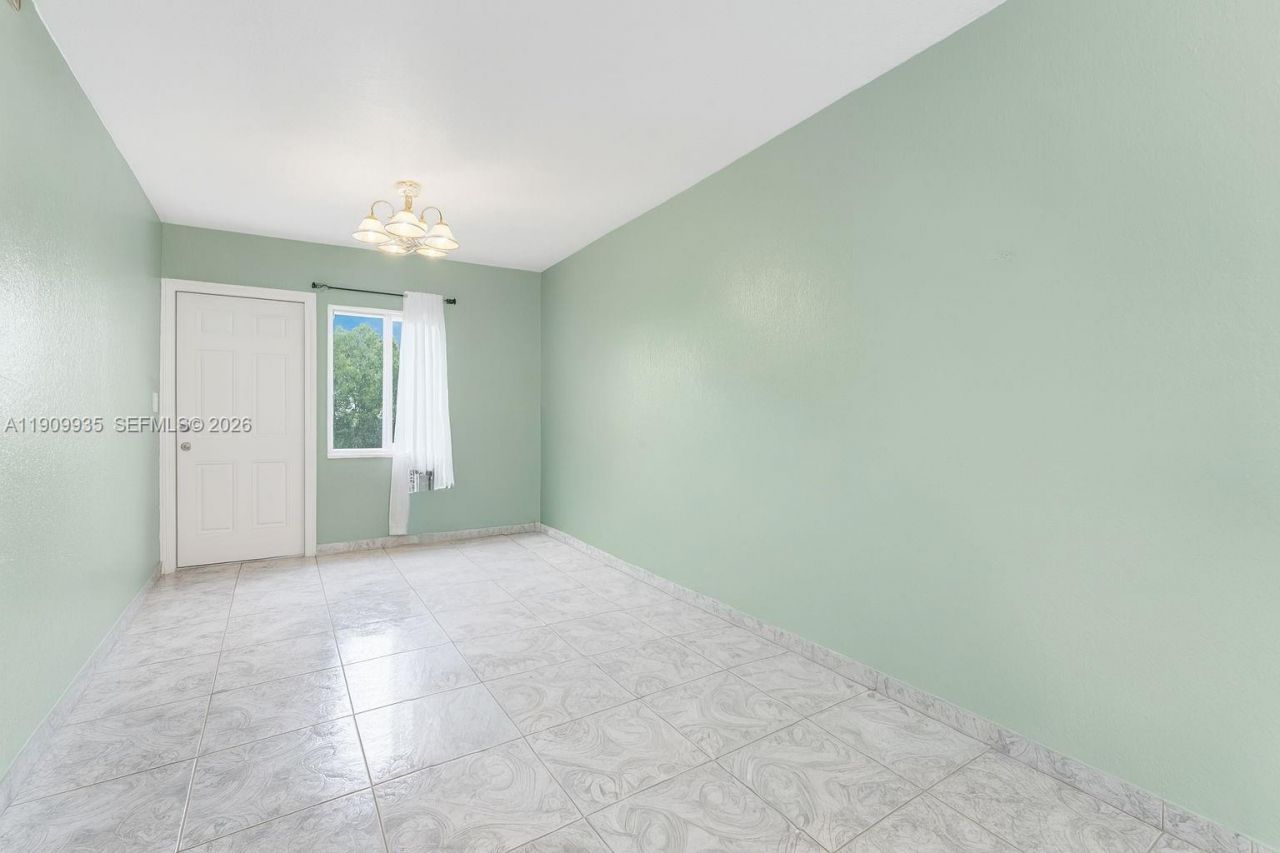 427 NW 84th Ter, Unit 427, Miami, FL 33150 Photo