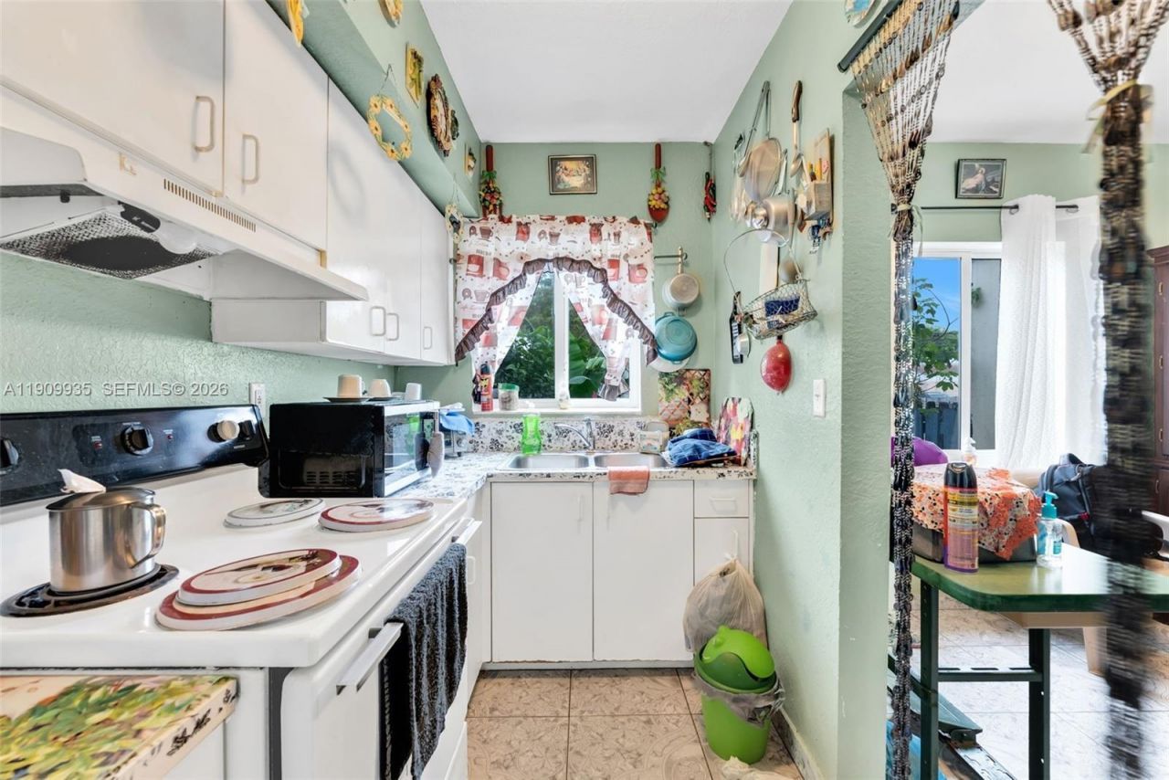 427 NW 84th Ter, Unit 427, Miami, FL 33150 Photo