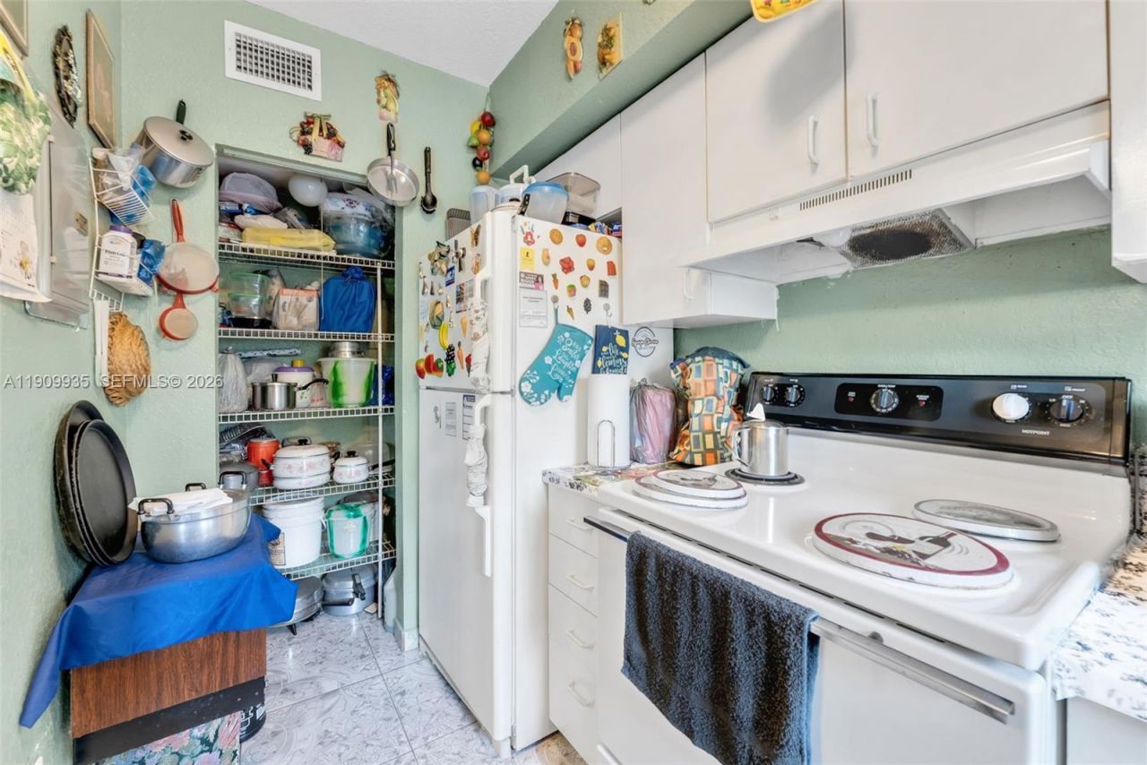 427 NW 84th Ter, Unit 427, Miami, FL 33150 Photo