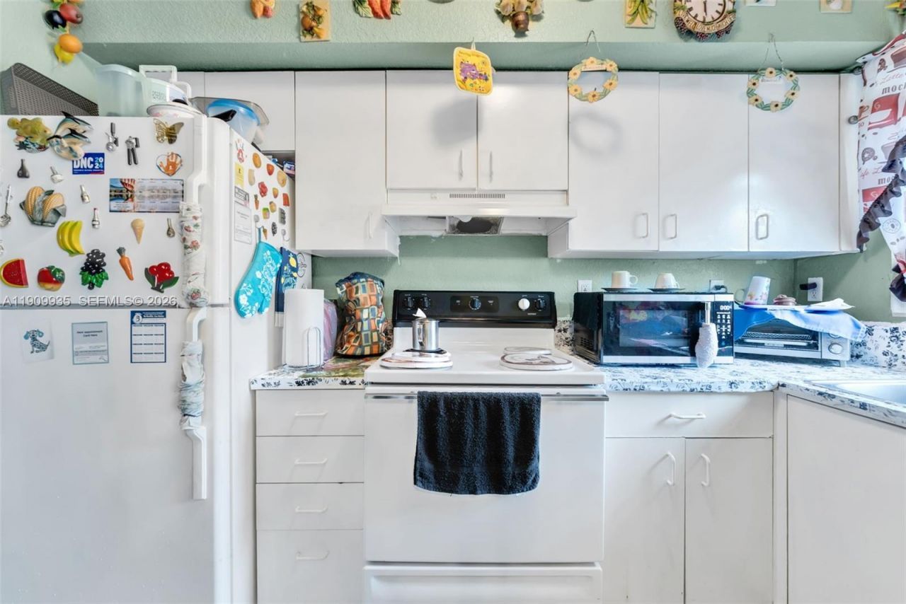 427 NW 84th Ter, Unit 427, Miami, FL 33150 Photo