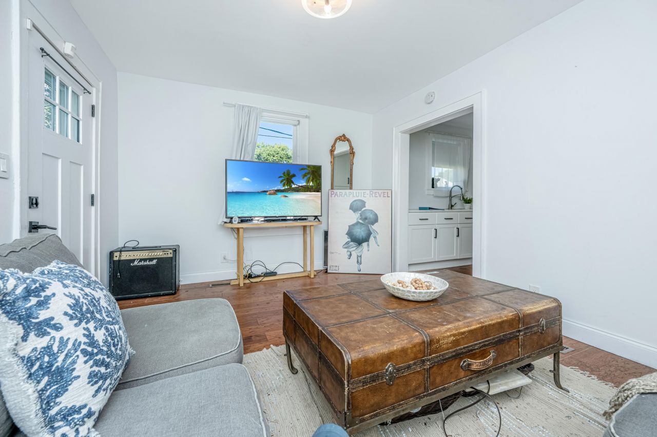 1328 Cottonwood Street Photo 6