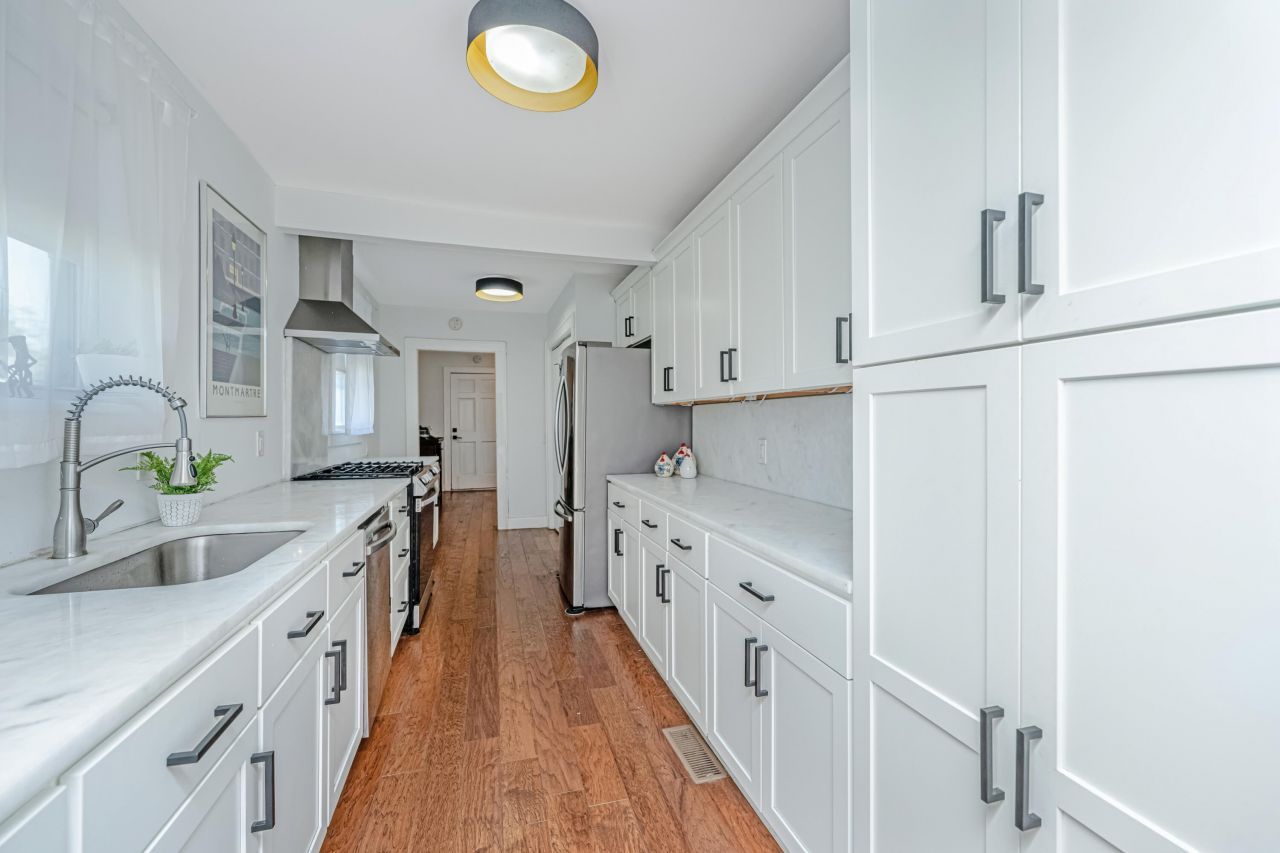 1328 Cottonwood Street Photo 8