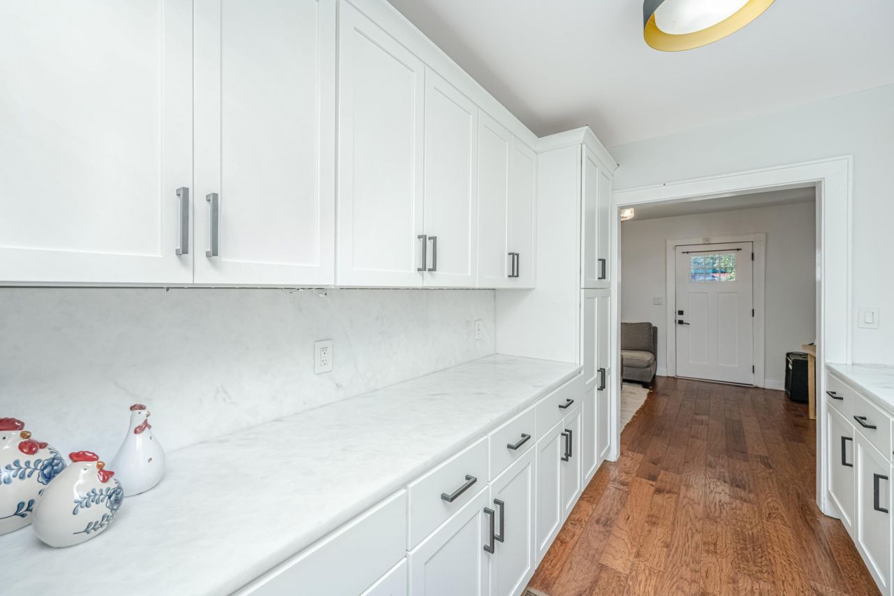 1328 Cottonwood Street Photo 9