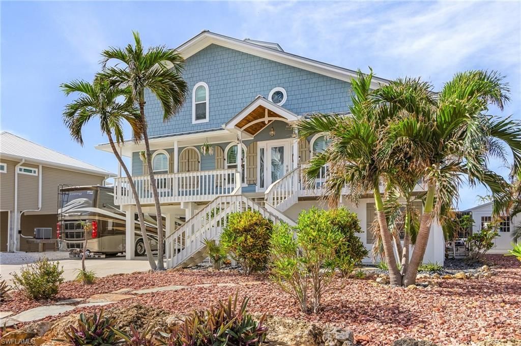 2357 Sapodilla Ln, Saint James City, FL 33956 Photo