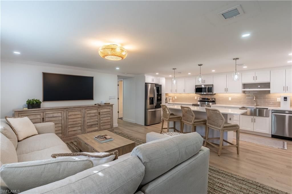 503 Broad Ave S, Unit 503, Naples, FL 34102 Photo