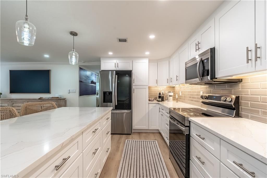 503 Broad Ave S, Unit 503, Naples, FL 34102 Photo