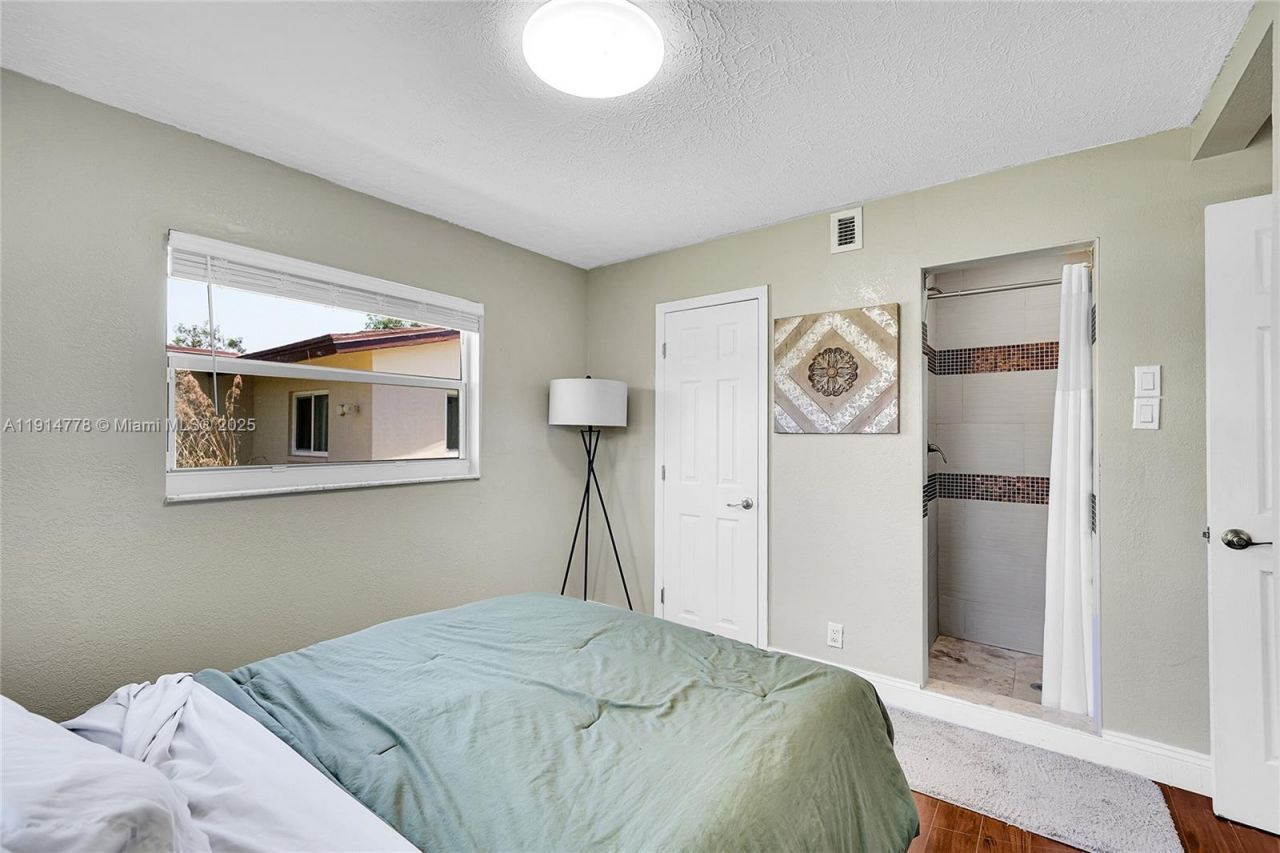 6001 NW 66th Ter, Tamarac, FL 33321 Photo