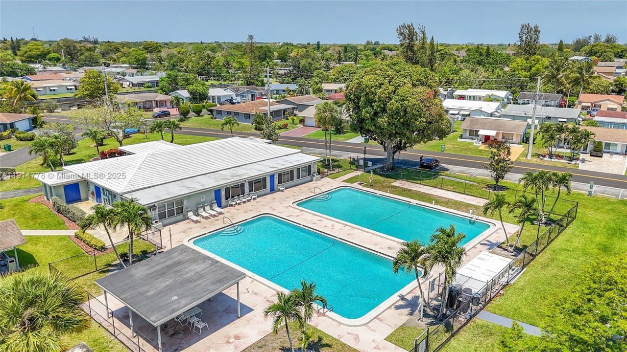 6001 NW 66th Ter, Tamarac, FL 33321 Photo