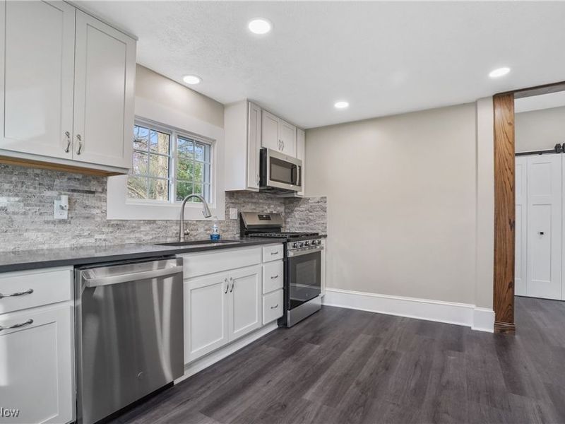 9865 Tallmadge Road, Diamond, OH 44412 Photo 28